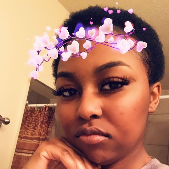 Meet your Posher, Alexis - Picture 1 of 1